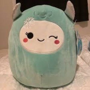 11" Yeti Squishmallow NWT